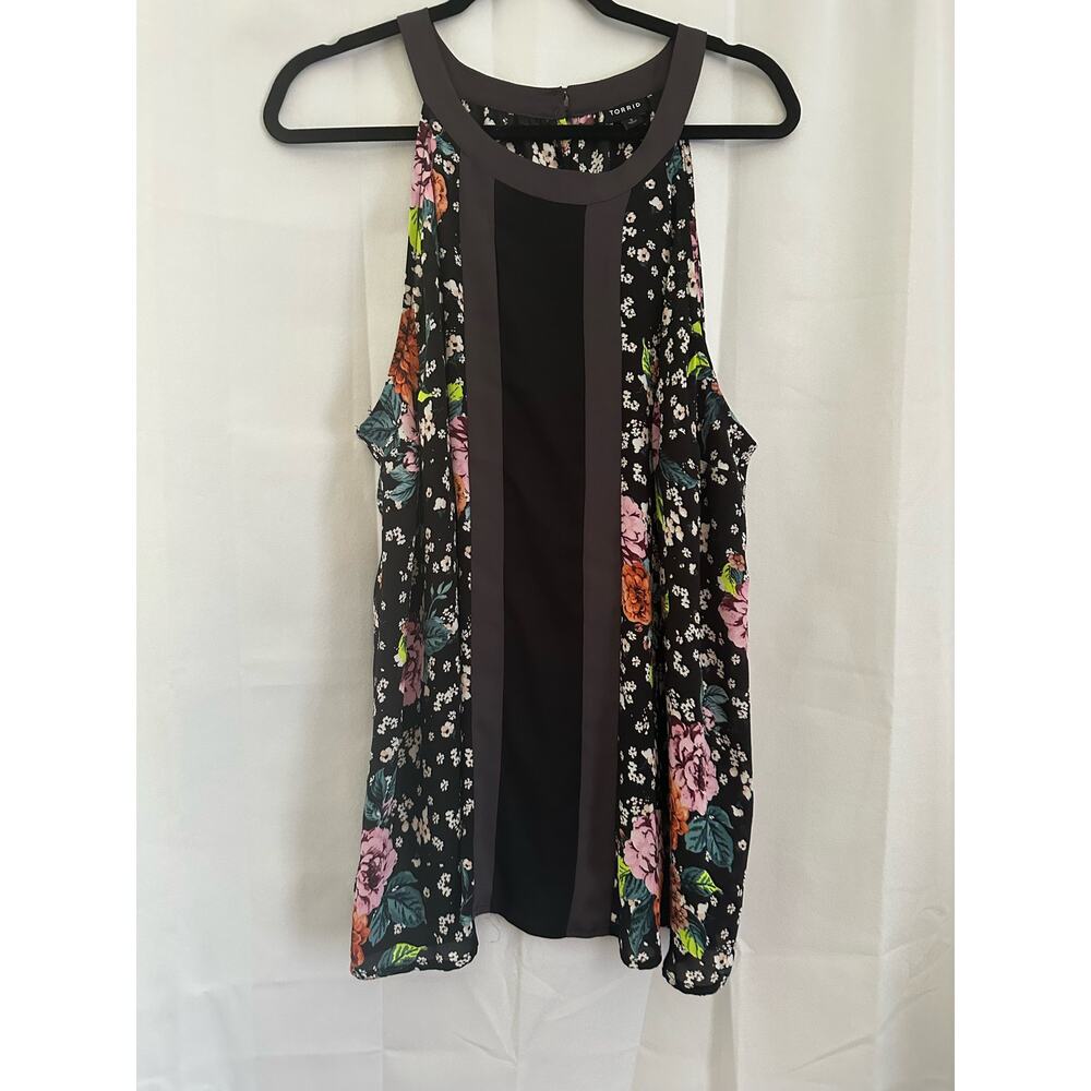 Torrid tank blouse black floral sz 2